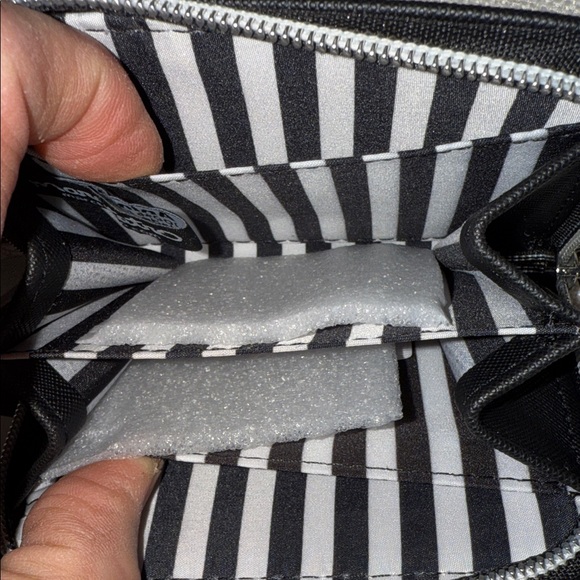 Marc Tetro Black Dog Print Wallet - Picture 8 of 8